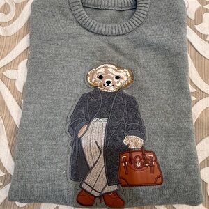 Gray Sweater with Bear Design is not Ralph Lauren ! no brand no label